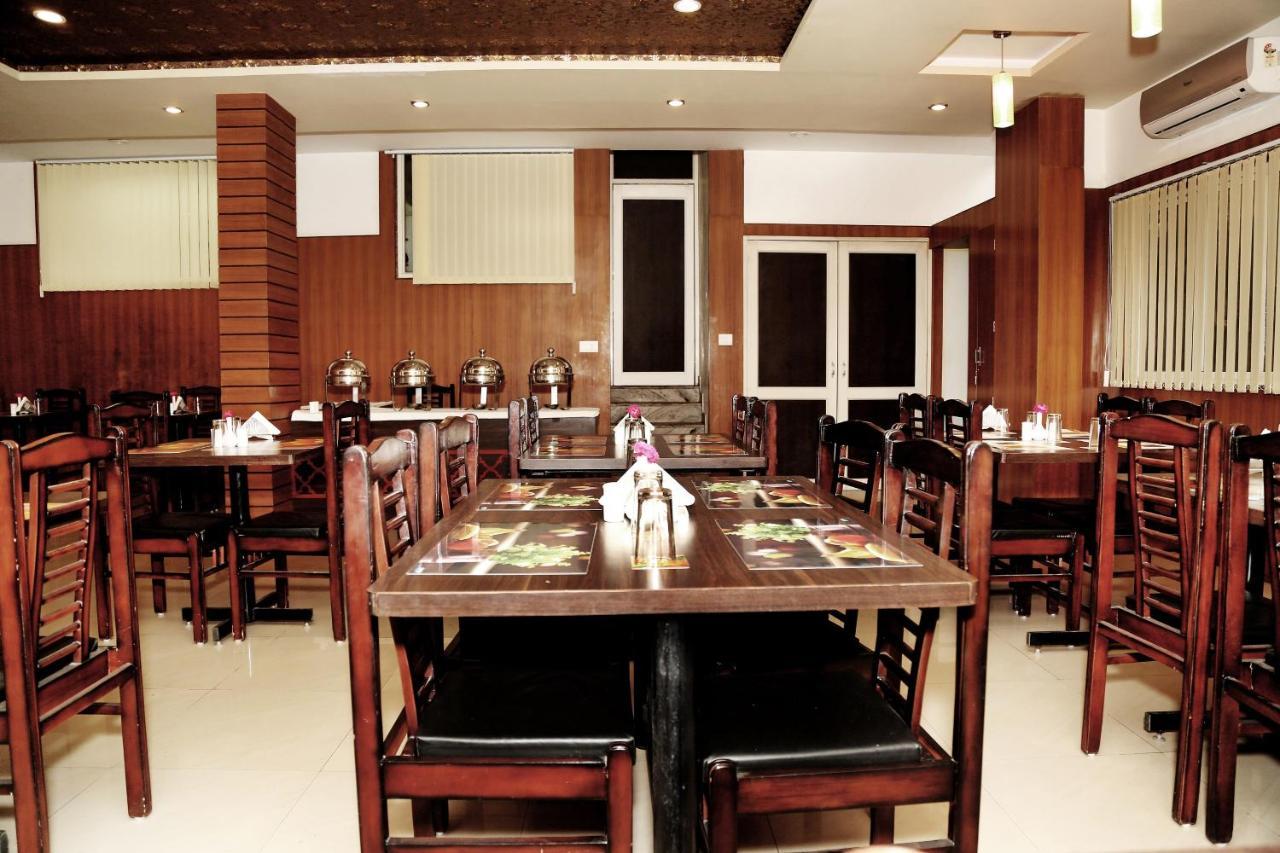 Narayans Leela Inn Udajpur Zewnętrze zdjęcie