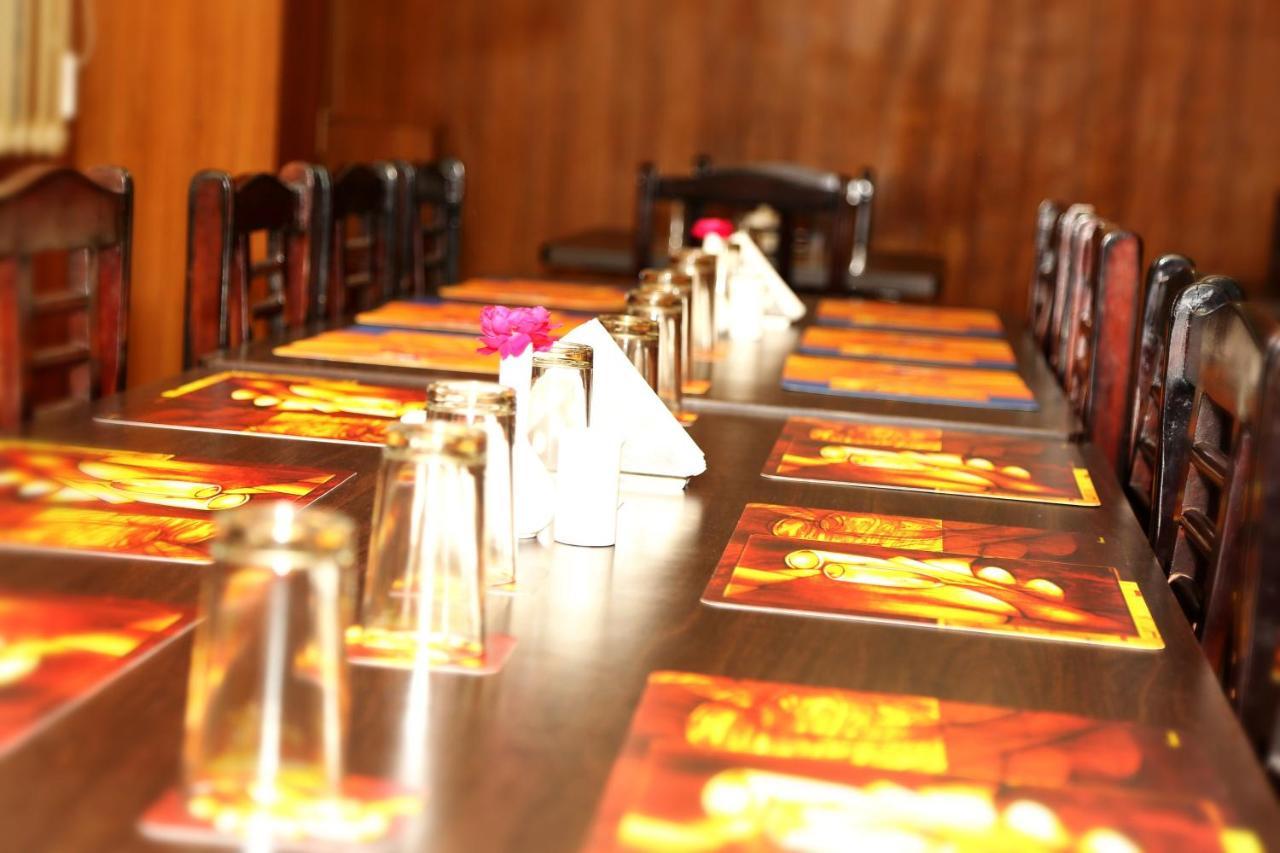 Narayans Leela Inn Udajpur Zewnętrze zdjęcie