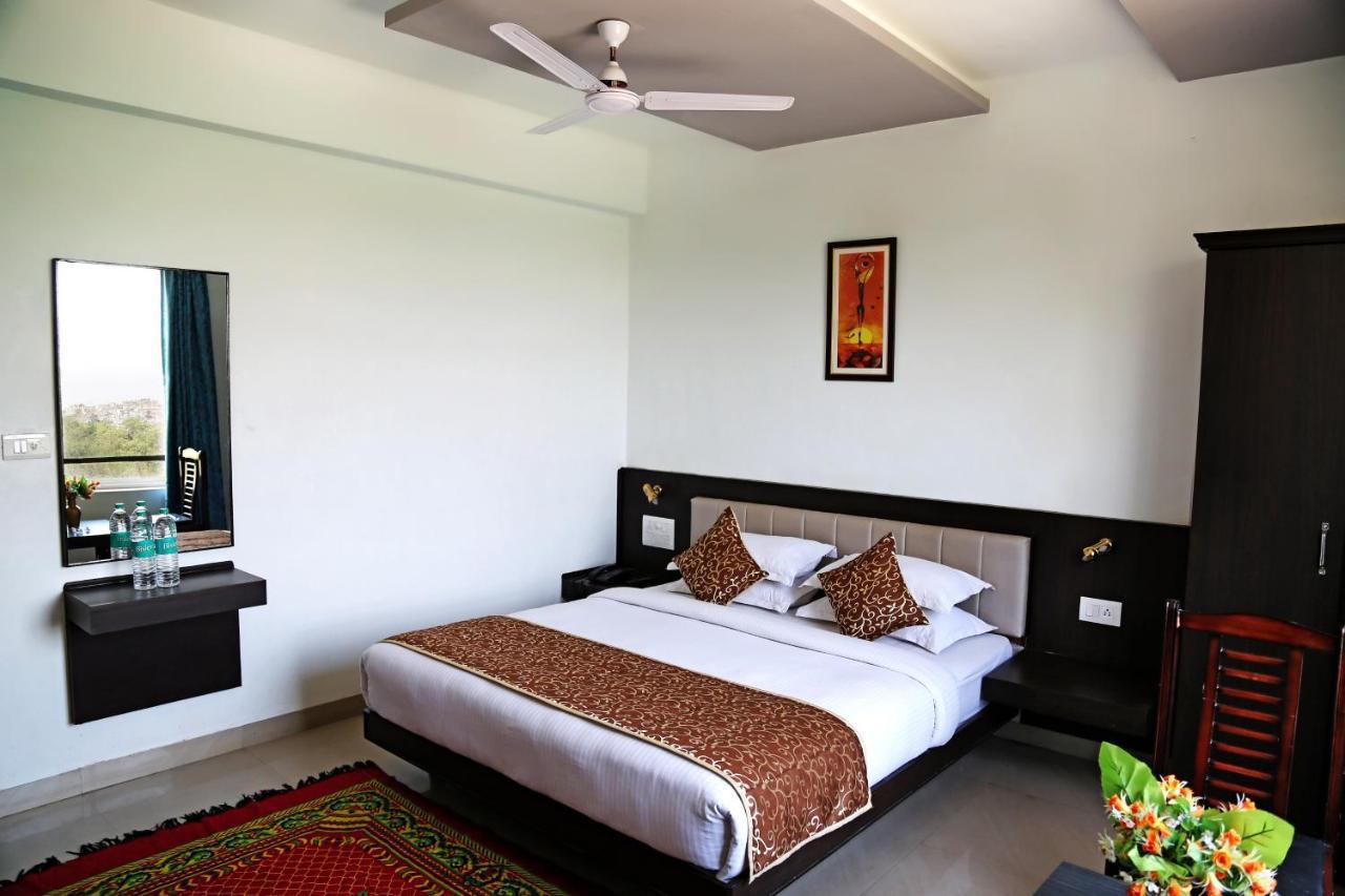 Narayans Leela Inn Udajpur Zewnętrze zdjęcie
