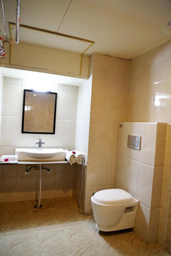 Narayans Leela Inn Udajpur Zewnętrze zdjęcie