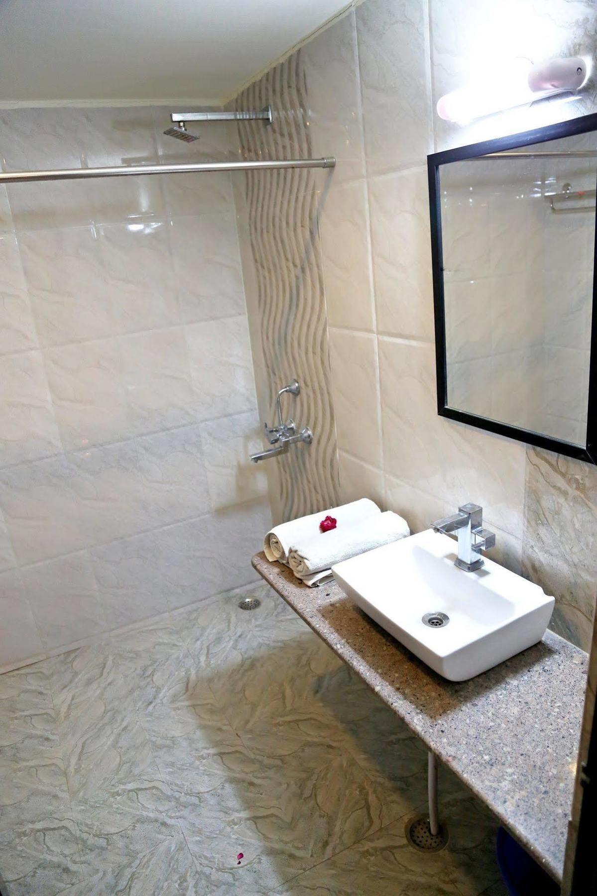 Narayans Leela Inn Udajpur Zewnętrze zdjęcie